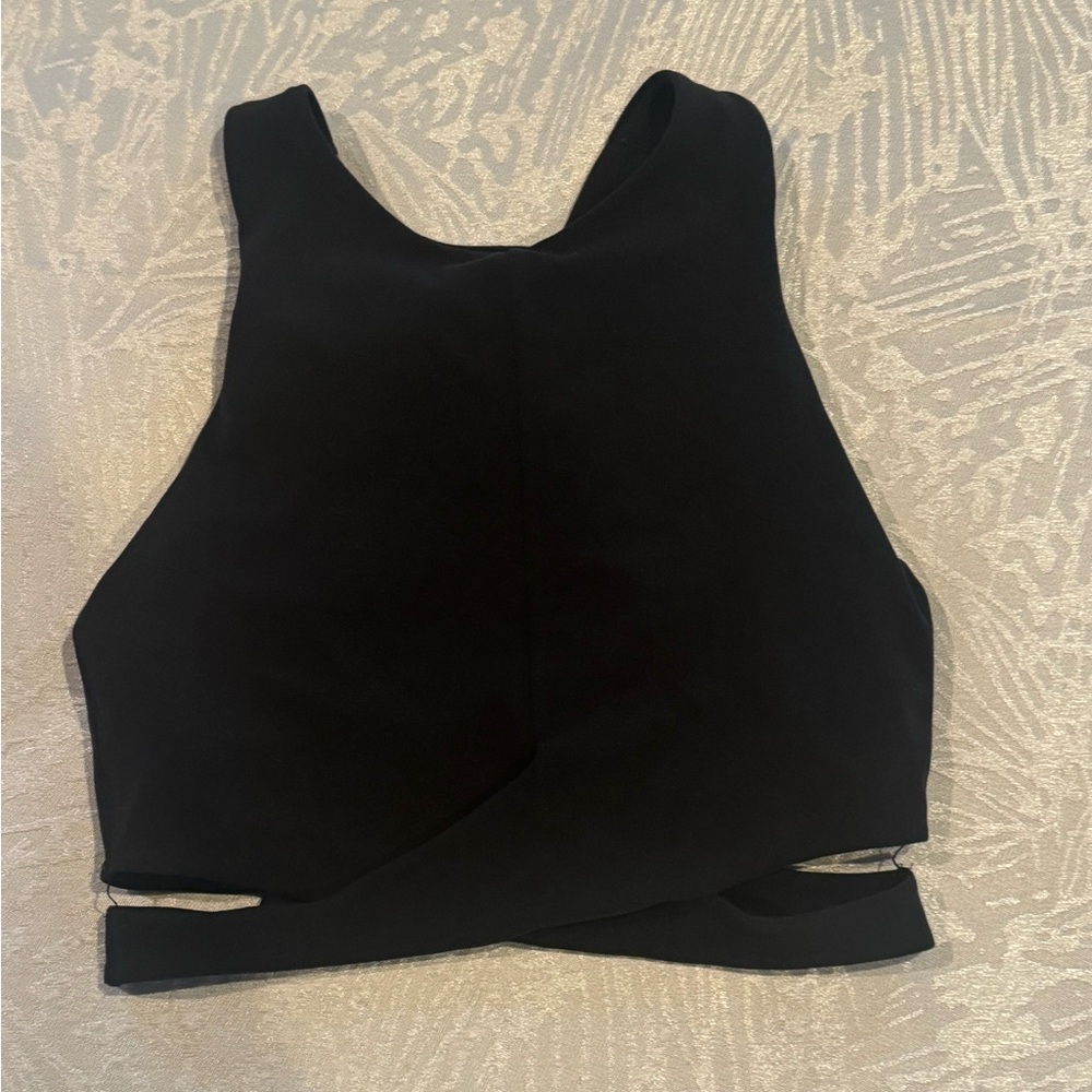 Athleta Conscious cut out Crop size small